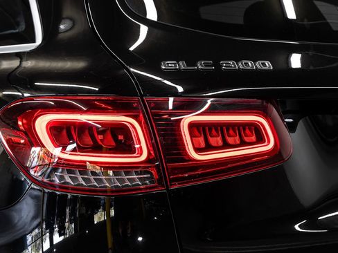 Used 2020 Mercedes-Benz GLC 300 4MATIC image 16