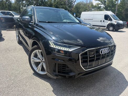 Used 2023 Audi Q8 Premium w/ Convenience Package AWD/4WD image 5