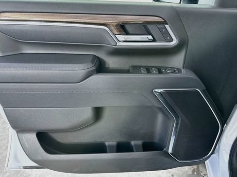 Used 2025 Chevrolet Silverado 2500 LT AWD/4WD image 23