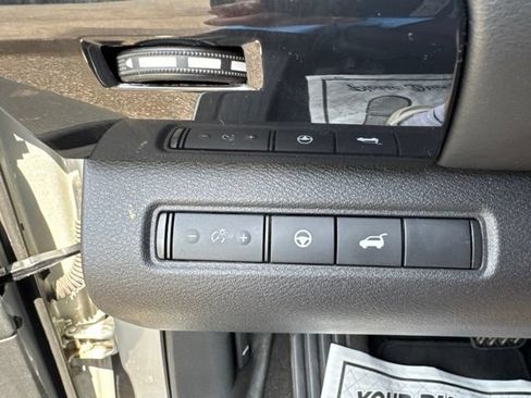 Used 2025 Nissan Pathfinder SV AWD/4WD image 12