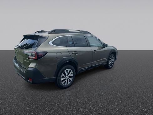 Used 2024 Subaru Outback Premium AWD/4WD image 9