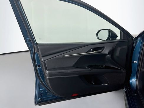 Used 2025 Toyota Camry SE FWD image 26