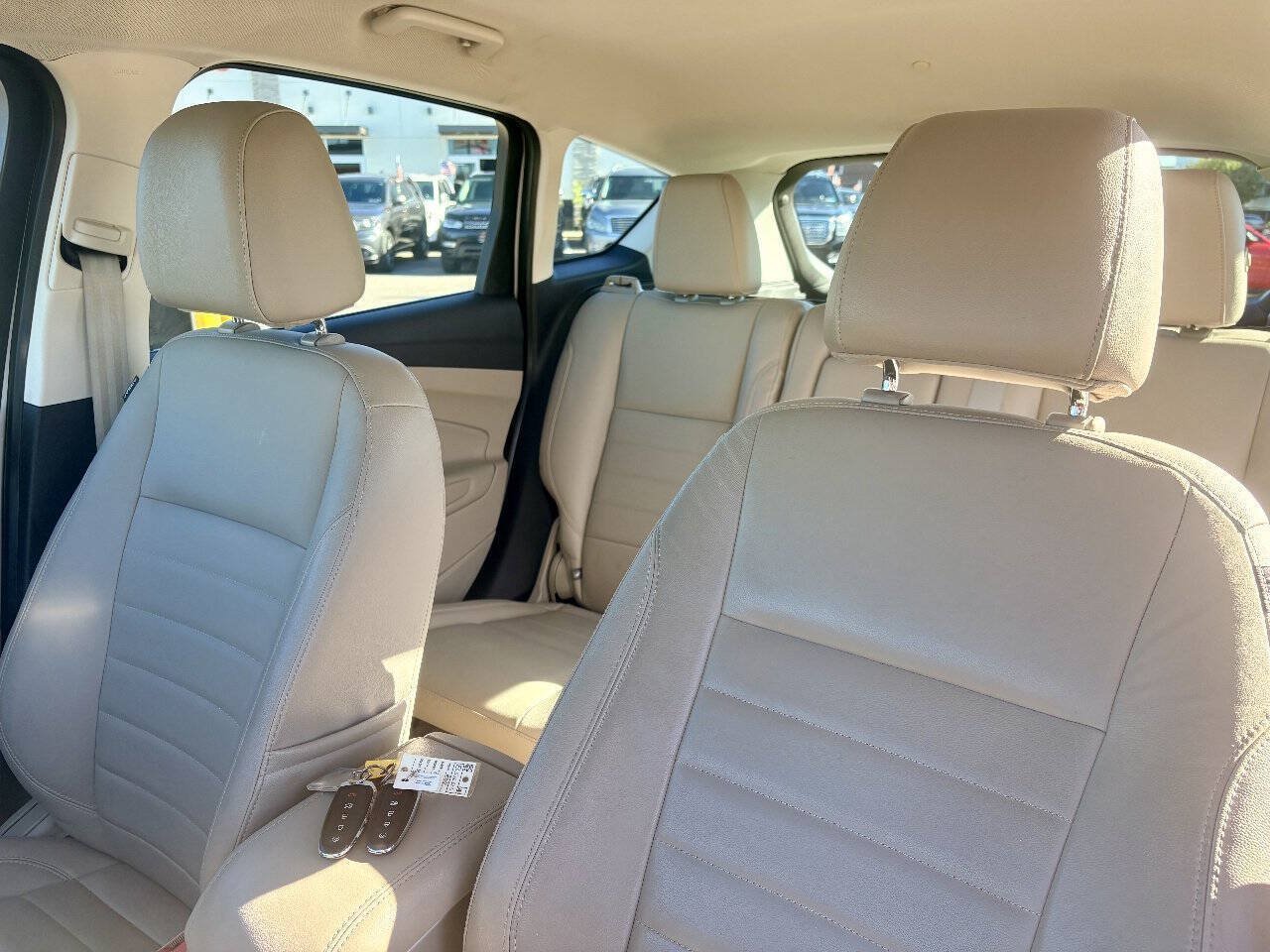 Used 2014 Ford C-MAX Energi SEL FWD image 12