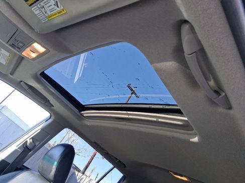 Used 2012 Toyota Highlander Limited image 12