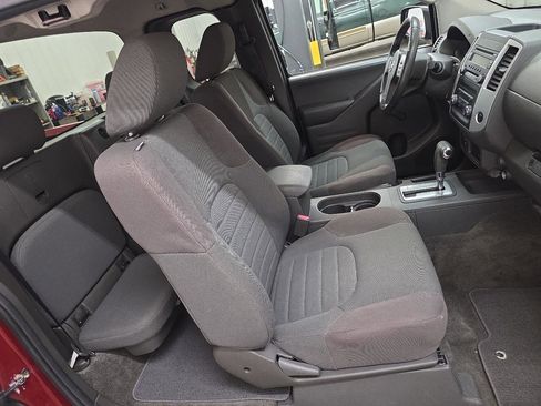 Used 2015 Nissan Frontier S image 28