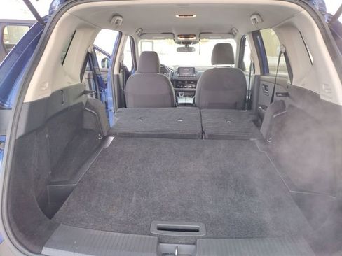 Used 2023 Nissan Rogue SV image 40