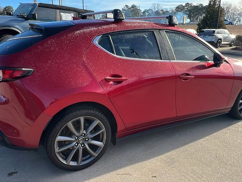 Used 2019 MAZDA MAZDA3 Hatchback w/ Preferred Package image 8