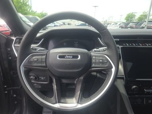 Used 2025 Jeep Grand Cherokee L Limited AWD/4WD image 30