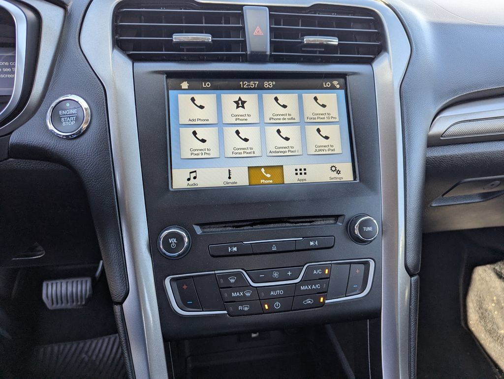 Used 2017 Ford Fusion SE w/ Fusion SE Technology Package FWD image 15