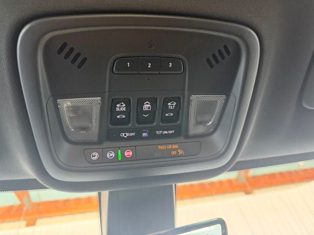 Used 2022 Chevrolet Traverse Premier AWD/4WD image 14
