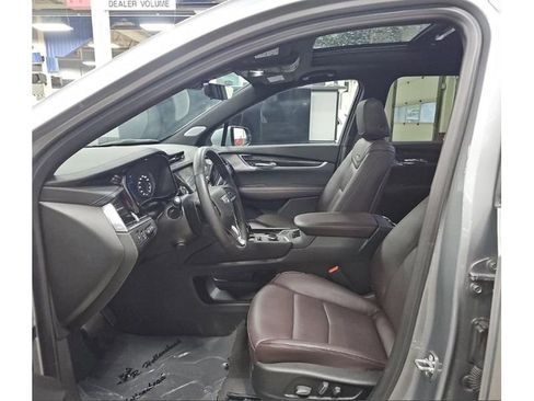Used 2024 Cadillac XT6 Premium Luxury w/ Technology Package AWD/4WD image 7