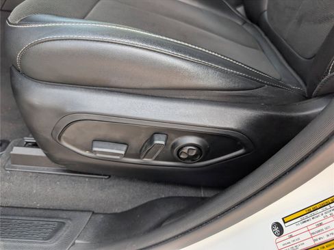 Used 2023 Jeep Grand Cherokee Altitude AWD/4WD image 22
