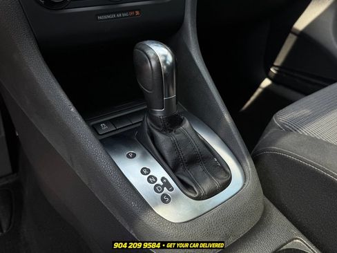 Used 2013 Volkswagen Golf 4-Door FWD image 10