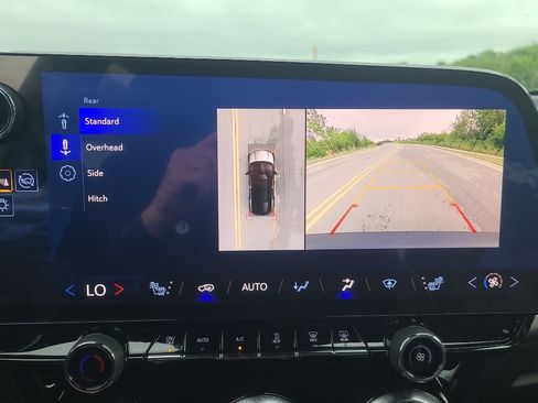 Used 2024 Chevrolet Blazer EV LT AWD/4WD image 27