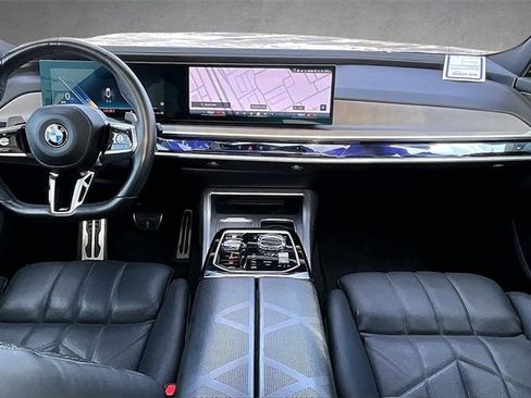 Used 2023 BMW 760i xDrive image 14