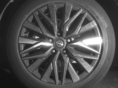 Used 2025 Nissan Altima 2.5 SV FWD image 12