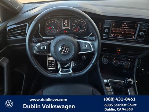 Used 2019 Volkswagen Jetta GLI image 12