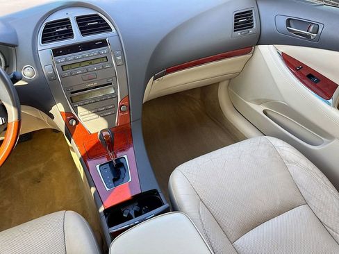 Used 2011 Lexus ES 350 image 26