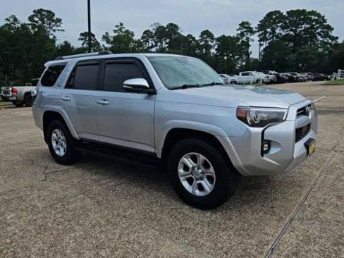 Used 2022 Toyota 4Runner SR5 Premium AWD/4WD image 2
