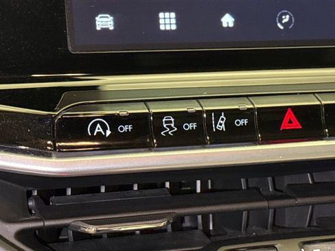 Used 2022 Jeep Compass Latitude FWD image 25