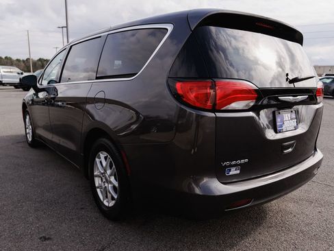 Used 2023 Chrysler Voyager LX FWD image 46