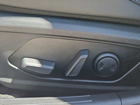 Used 2024 Hyundai Elantra Limited image 17