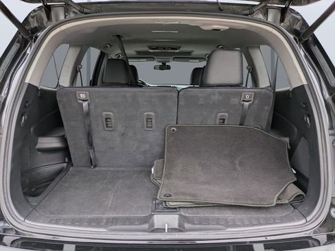 Used 2018 Honda Pilot Touring image 12
