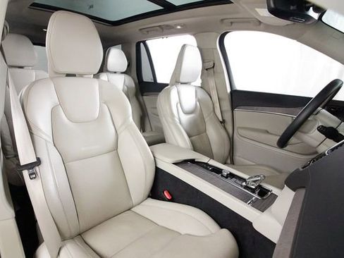 Used 2023 Volvo XC90 T8 Ultimate AWD/4WD image 19