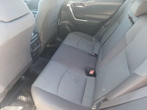 Used 2025 Toyota RAV4 XLE FWD image 22