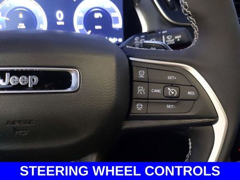 New 2025 Jeep Grand Cherokee Altitude RWD image 20