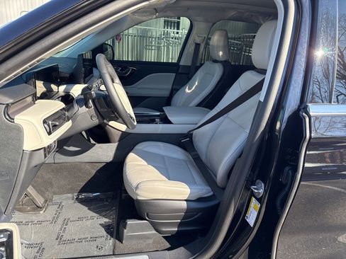 Used 2025 Lincoln Aviator AWD image 21