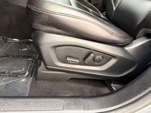 Used 2023 Ford Explorer XLT w/ Equipment Group 202A image 15