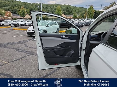Certified 2023 Volkswagen Taos SE AWD/4WD image 37