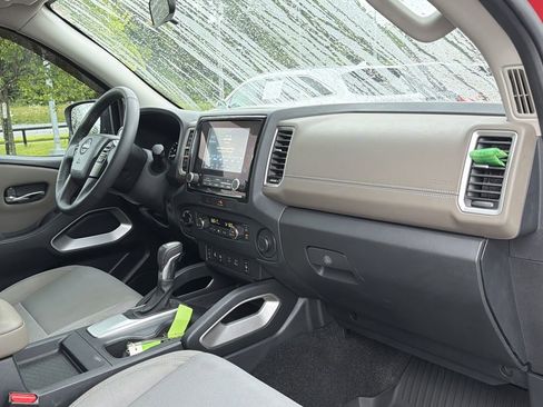 Used 2022 Nissan Frontier SV AWD/4WD image 24