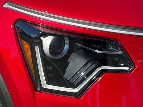 New 2025 Kia Niro EX image 34