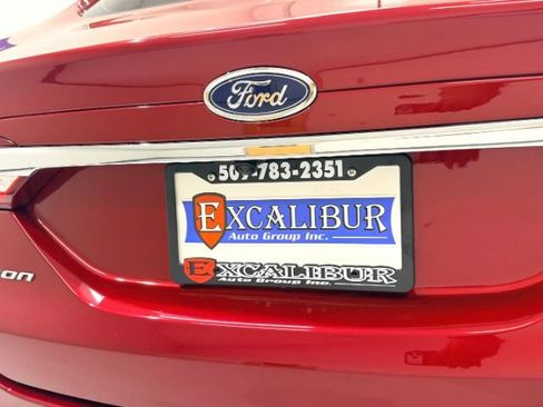Used 2017 Ford Fusion SE w/ Fusion SE Technology Package FWD image 8