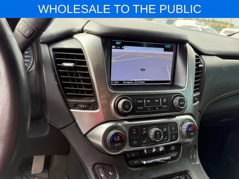 Used 2018 Chevrolet Suburban LT RWD image 15