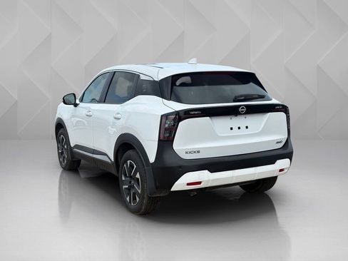 Used 2025 Nissan Kicks SV AWD/4WD image 7