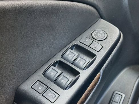 Used 2018 Chevrolet Tahoe LT AWD/4WD image 17