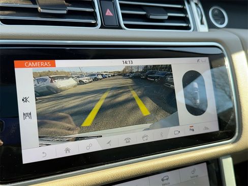 Used 2020 Land Rover Range Rover image 24