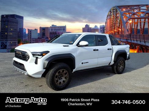 Used 2025 Toyota Tacoma 4x4 Double Cab Hybrid w/ Tow Tech Package image 7