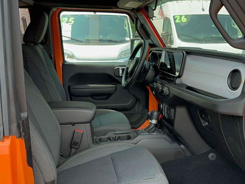 Used 2025 Jeep Wrangler Sport AWD/4WD image 28