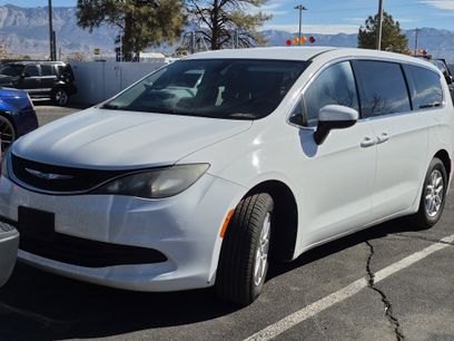 Used 2017 Chrysler Pacifica LX
