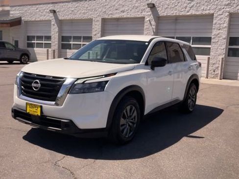 Used 2024 Nissan Pathfinder S AWD/4WD image 5