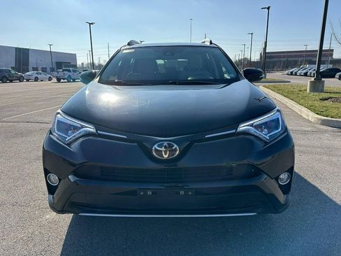 Used 2017 Toyota RAV4 Limited image 9