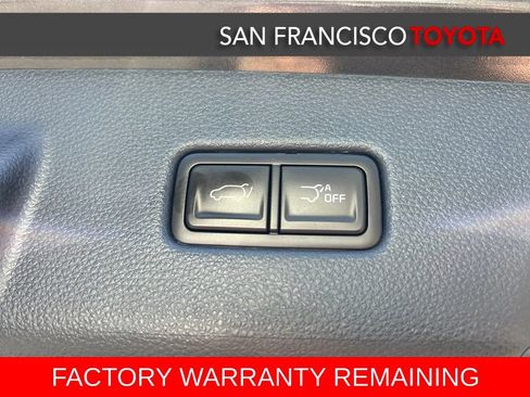 Used 2025 Kia Carnival EX FWD image 43