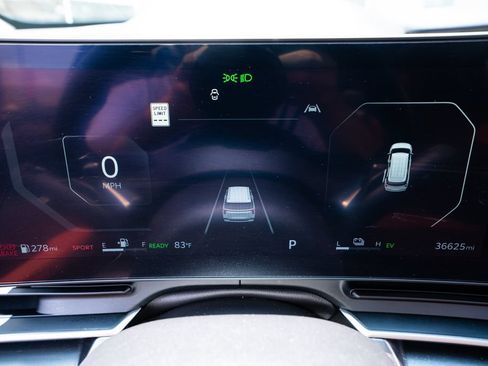 Used 2025 Kia Carnival SX Prestige FWD image 36