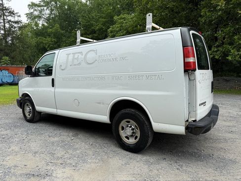 Used 2015 Chevrolet Express 2500 image 7