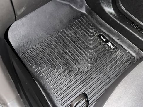 Used 2022 Chevrolet Equinox RS w/ Infotainment Package image 35