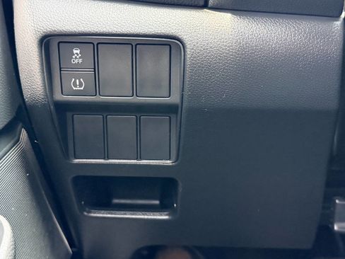 Used 2017 Honda CR-V LX image 36